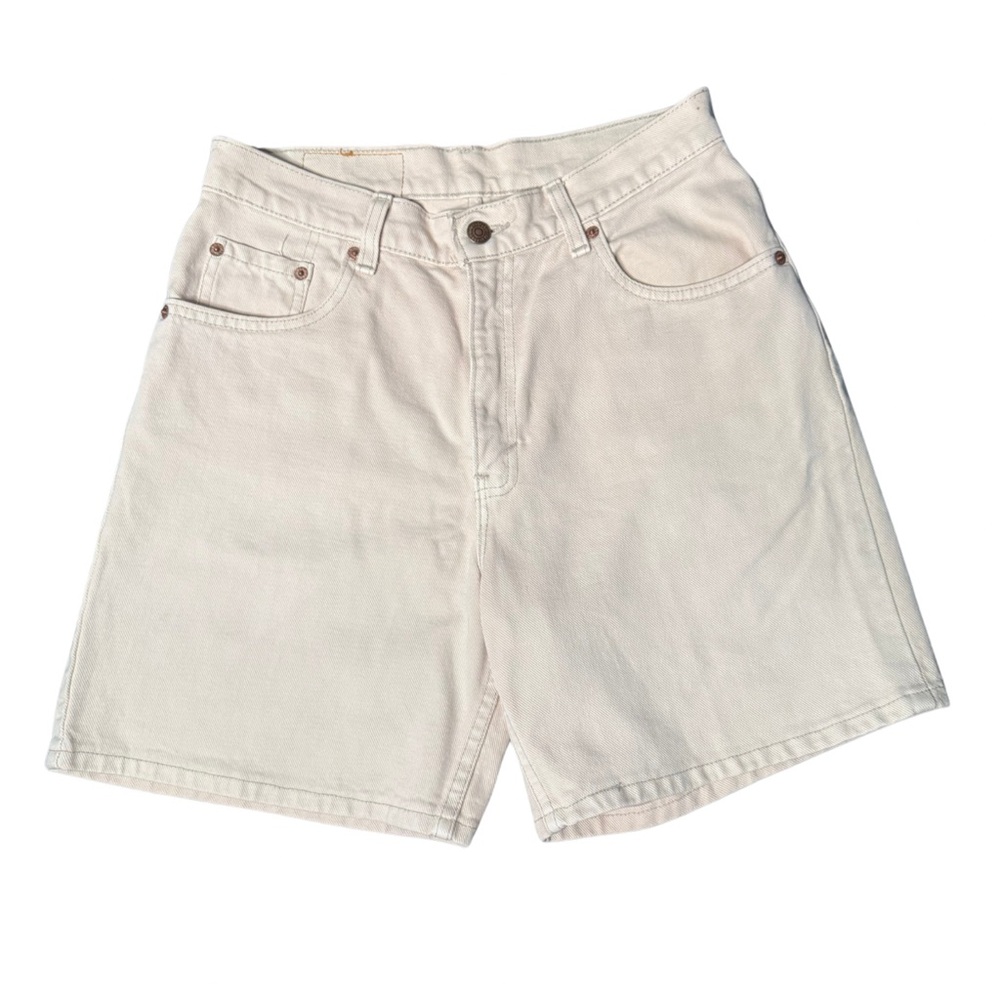Vintage Women’s 551 Levi’s Khaki Jean Shorts
